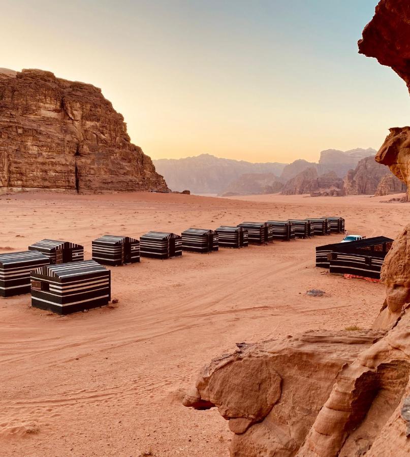 ワディ ・ラム Bedouin Memories Camp Bed & Breakfast エクステリア 写真