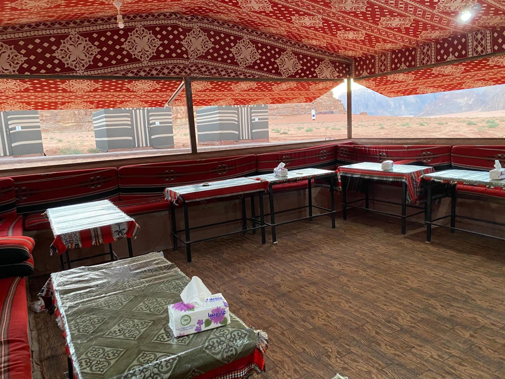 ワディ ・ラム Bedouin Memories Camp Bed & Breakfast エクステリア 写真